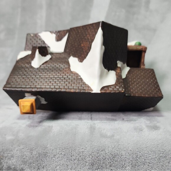 Holiday Traditions Lighted Porcelain House # 997366-MMI - Picture 6 of 8